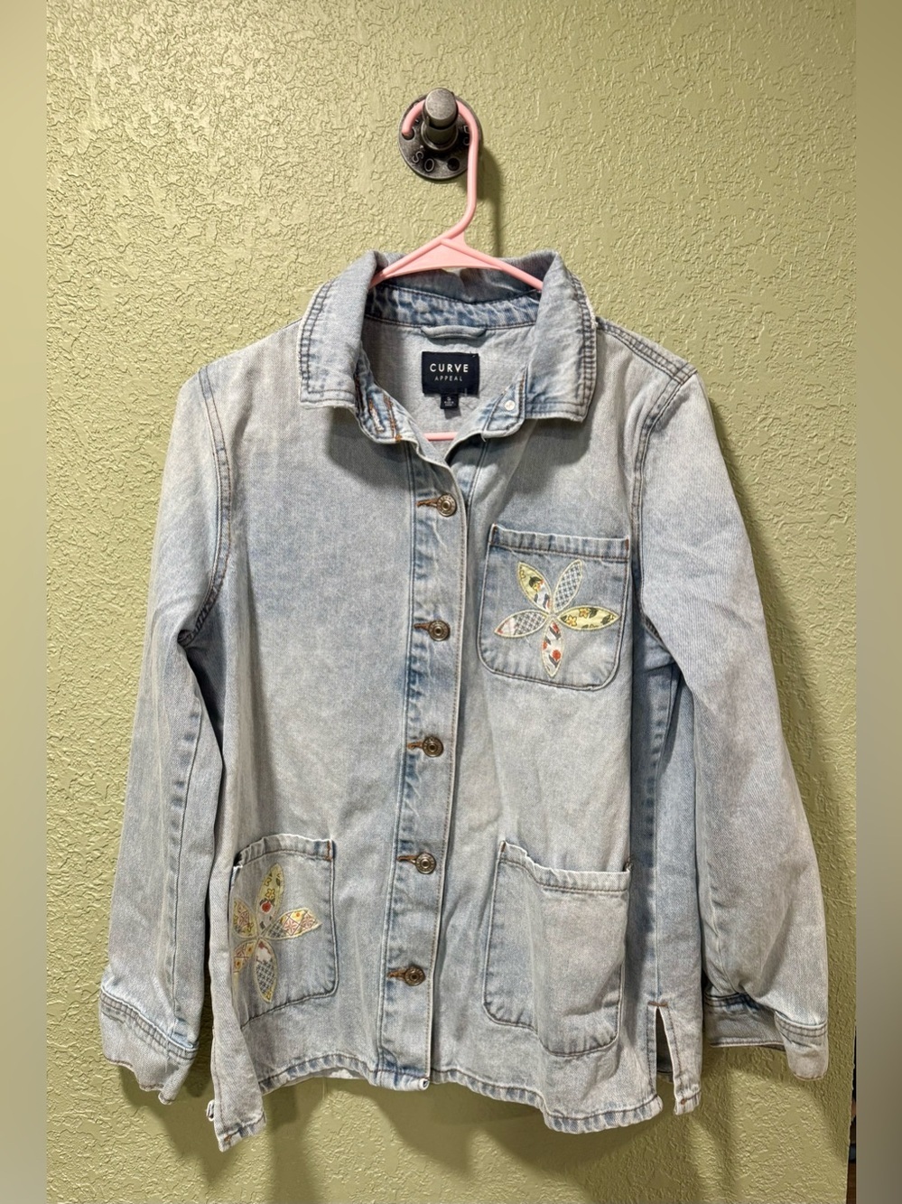 Curve Appeal Blue Washed Denim Jacket with Floral Appliqué Size Small